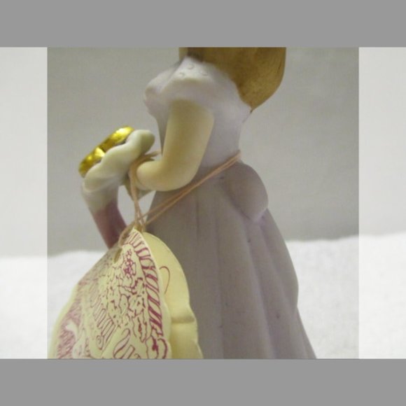 1982 Enesco GROWING UP GIRLS 8th Birthday Brunette Porcelain Figurine With Tag - Picture 2 of 12